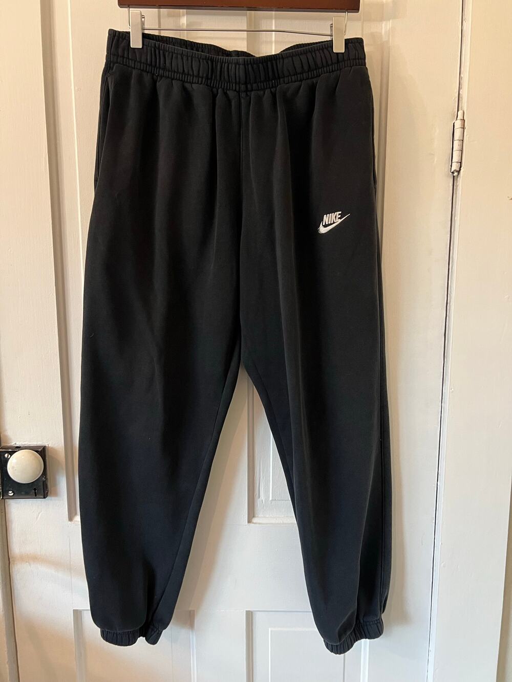 Nike women's black sweatpants large pockets drawstring casual leisure lounge gym